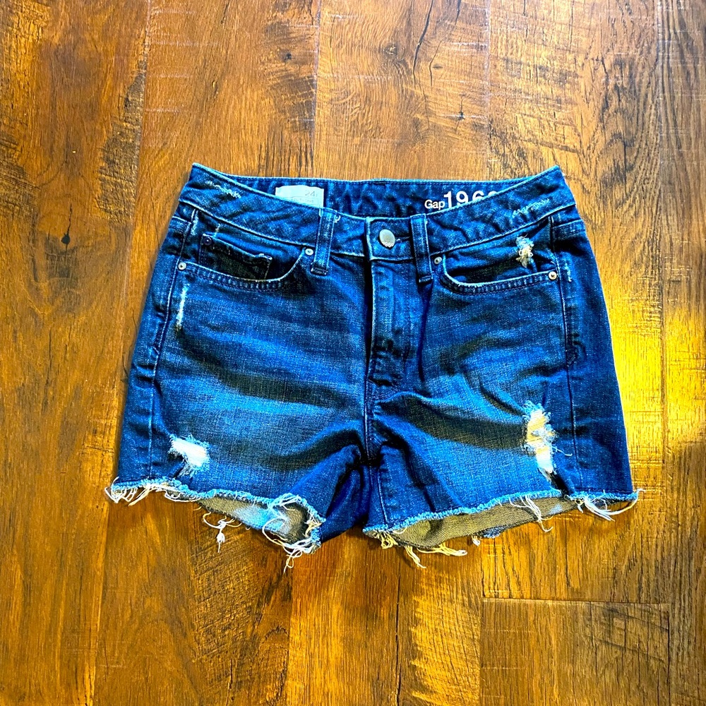 ⭐️2/$12 Gap 1969 Slim Cut-Offs Jean Shorts!! 💙